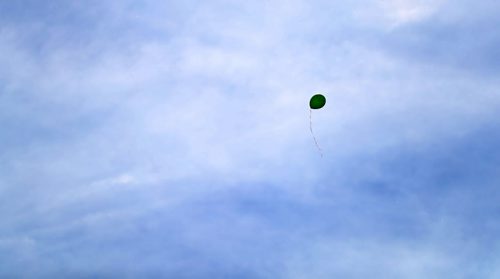 TREVOR HAGAN / WINNIPEG FREE PRESS A balloon escapes from Kids Fest at The Forks, Saturday, June 11, 2016.