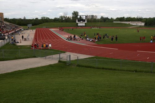 JOE BRYKSA / WINNIPEG FREE PRESS Mile 26 of the Manitoba full marathon- Finish -See 49.8 Marathon course story)