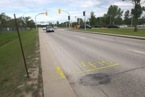 JOE BRYKSA / WINNIPEG FREE PRESS  Mile 4 of the Manitoba full marathon- Dunkirk Drive .(See 49.8 Marathon course  story)