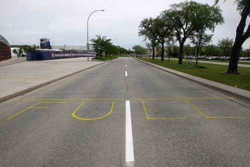 JOE BRYKSA / WINNIPEG FREE PRESSMile o of the Manitoba full marathon- start -See 49.8 Marathon course story)