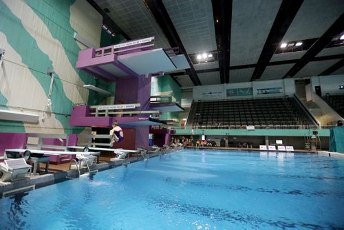 TREVOR HAGAN / WINNIPEG FREE PRESS Chelsey Dorosh diving in the Girls & Boys D 1M competition during the 2016 Manitoba Diving Provincial Championships at Pan Am Pool, Saturday, June 18, 2016.