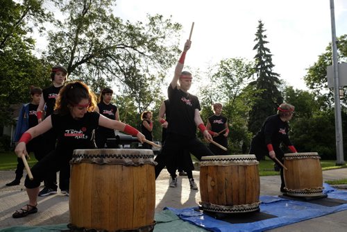 ZACHARY PRONG / WINNIPEG FREE PRESS  Members of Fubuki Daiko, a Japanese Drum Group, perform in support of runners during the Manitoba Marathon on June 19, 2016.