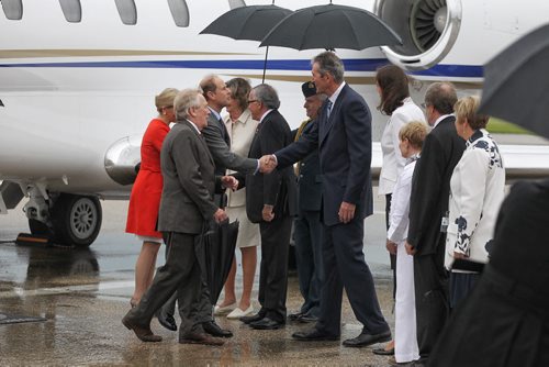 MIKE DEAL / WINNIPEG FREE PRESS  Their Royal Highnesses, the Earl and Countess of Wessex arrive at the Royal Aviation Museum of Western Canada and are greeted by the Lieutenant-governor Janice Filmon and Premier Brian Pallister Wednesday morning.   160622 Wednesday, June 22, 2016