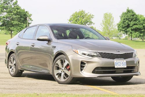 Canstar Community News 2016 Kia Optima SXL. Credit: Graeme Fletcher, Driving