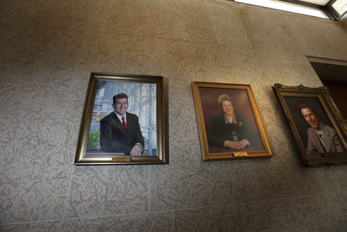 WAYNE GLOWACKI / WINNIPEG FREE PRESS   The Gallery of Mayors of Winnipeg throughout its history surround the Winnipeg City Hall Council Chamber. From left are Mayors Glen Murray, Susan A. Thompson and William Norrie.  Aldo Santin possible story . June 30  2016