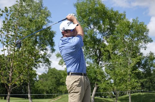 ZACHARY PRONG / WINNIPEG FREE PRESS  Dan McCarthy, a favourite in the upcoming Players Cup, practices at the Niakwa Country Club on July 6, 2016.