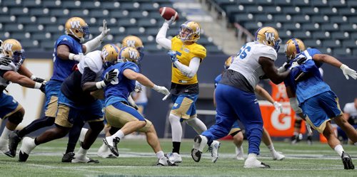 TREVOR HAGAN / WINNIPEG FREE PRESS Winnipeg Blue Bombers quarterback Drew Willy fires a pass during practice, Sunday, July 10, 2016.