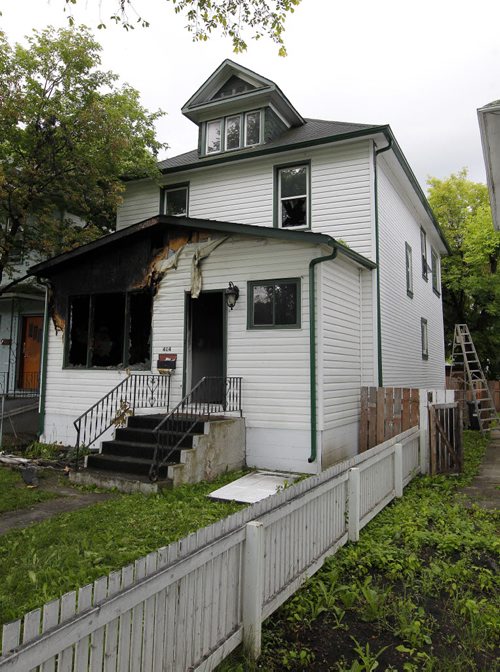 BORIS MINKEVICH / WINNIPEG FREE PRESS NEWS - Overnight fire scene at 414 Lansdowne Ave.  July 12, 2016