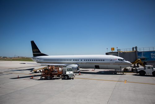 MIKE DEAL / WINNIPEG FREE PRESS The first plane for Newleaf Travel arrives at the Winnipeg Richardson International Airport Monday. 160725 - Monday, July 25, 2016