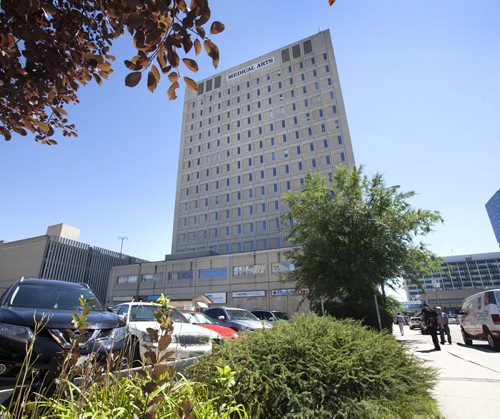 RUTH BONNEVILLE / WINNIPEG FREE PRESS  Photo of the Medical Arts Building on Kennedy street for story about the Manitoba Liquor & Lotteries purchase and conversion of building.  See Larry Kusch story.    July 28, 2016