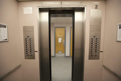 RUTH BONNEVILLE / WINNIPEG FREE PRESS  Photo of the Medical Arts Building on Kennedy street for story about the Manitoba Liquor & Lotteries purchase and conversion of building. Elevators are slow.   See Larry Kusch story.    July 28, 2016