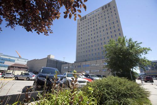 RUTH BONNEVILLE / WINNIPEG FREE PRESS  Photo of the Medical Arts Building on Kennedy street for story about the Manitoba Liquor & Lotteries purchase and conversion of building.  See Larry Kusch story.    July 28, 2016