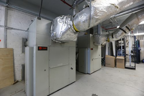 WAYNE GLOWACKI / WINNIPEG FREE PRESS  Saturday Special. Two of the several air condition units used to cool the Siloam Mission. Randy Turner story  July 28 2016