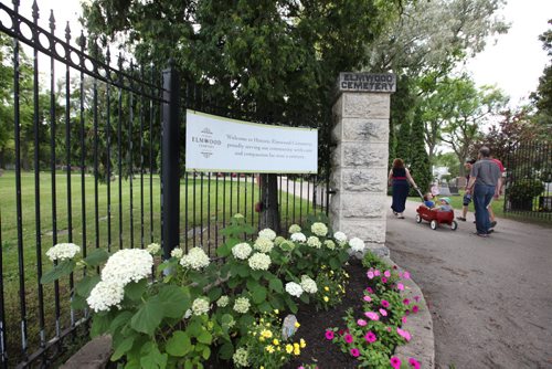 RUTH BONNEVILLE / WINNIPEG FREE PRESS  Series on cemeteries.  Elmwood Cemetery, off Hespeler Avenue.  Many families and area residents use the scenic cemetery grounds to walk, run or jog along circular roads that run through the park.    See Bill Redekop story.   Aug 03, 2016