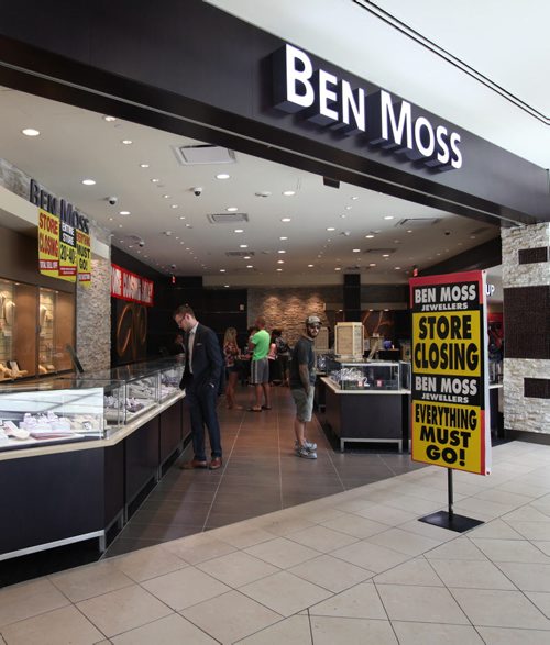 RUTH BONNEVILLE / WINNIPEG FREE PRESS  Ben Moss Jewellers store front in the centre court at Polo Park Shopping Centre.    Aug 05, 2016