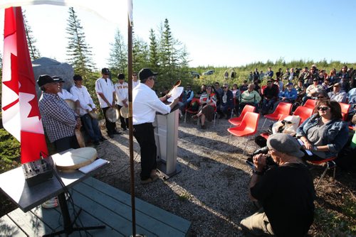 RUTH BONNEVILLE  / WINNIPEG FREE PRESS  Tadoule Lake Chief Ernie Bussidor talks to the Dene people attending a formal ceremony in Dene Village near Churchill Manitoba Tuesday at  ceremony where  Minister Bennett  made a formal apology on behalf of the Government of Canada for a forced relocation of Dene people. See Alex Paul story.    Aug 16 / 2016
