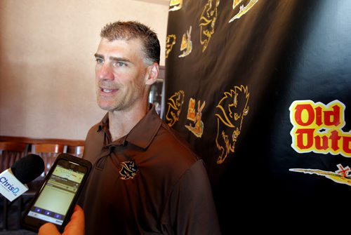 BORIS MINKEVICH / WINNIPEG FREE PRESS The Smittys Bison Sports weekly press conference at the Smittys Family Restaurant and Lounge (Pembina University location, 2835 Pembina) featuring Bison womens hockey head coach Jon Rempel. Here Rempel poses for a portrait at the end of the event. August 17, 2016