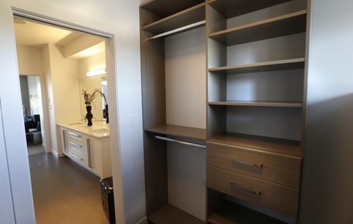 WAYNE GLOWACKI / WINNIPEG FREE PRESS   Homes.  The walk in closet off of the bathroom/master bedroom in the house at  34 Big Sky Drive in Oak Bluff West. The contact is Artista Homes sales rep Jennifer Gulay. Todd Lewys  story  August 22 2016