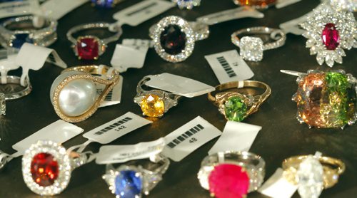 BORIS MINKEVICH / WINNIPEG FREE PRESS COLOURED DIAMONDS FEATURE - Various coloured stones and various rings that were on display at the Gurevich Gallery (200-62 Albert Street in Winnipeg). For Jen Zoratti story. August 25, 2016