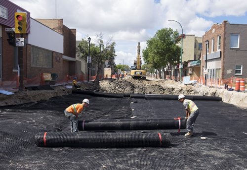 ZACHARY PRONG / WINNIPEG FREE PRESS  Construction on Selkirk Ave. at McGregor at 1:58 p.m.