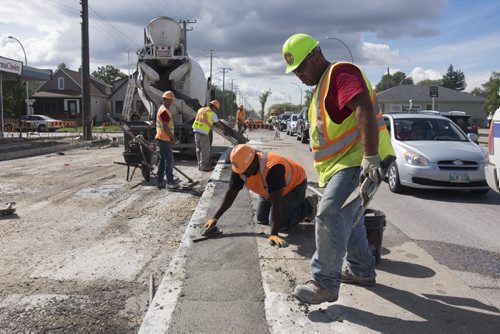 ZACHARY PRONG / WINNIPEG FREE PRESS  Construction at Ness and Hampton caused only minor delays. 3:19 p.m. on August 26, 2016.