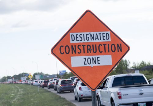ZACHARY PRONG / WINNIPEG FREE PRESS  Traffic backed up due to construction that limited southbound traffic to one lane at 5:41 p.m.