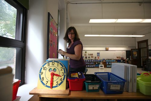RUTH BONNEVILLE / WINNIPEG FREE PRESS  Local - Isacc Brock photo page for 49.8 Feature / Borders Page for back to school.  Grade 3 & 4 teacher, Pam Spitula prepares her classroom for new students arriving for the 2016/2017 school year.       August 25, 2016