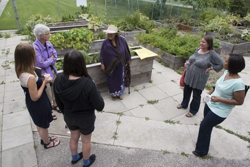 DAVID LIPNOWSKI / WINNIPEG FREE PRESS  A break out group discusses how the welfare act impacts food insecurity at 13 fires: food at Norwest Coop Community Food Centre Saturday August 27, 2016.