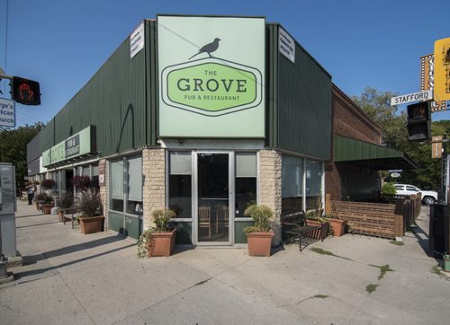 DAVID LIPNOWSKI / WINNIPEG FREE PRESS  The Grove Pub & Restaurant Thursday September 1, 2016.  This City