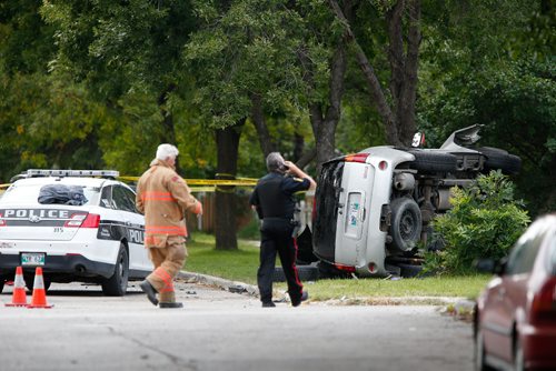JOHN WOODS / WINNIPEG FREE PRESS
Winnipeg police investigate a serious three car motor vehicle collision at Boyd and Sinclair in Winnipeg Tuesday, September 13, 2016.
