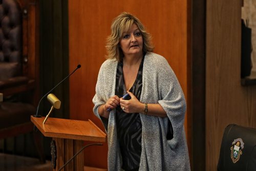 MIKE DEAL / WINNIPEG FREE PRESS

Sandra Dupuis and other area residents speak at the City Hall Public Works committee meeting regarding the widening of Marion Blvd. 

160919
Monday, September 19, 2016