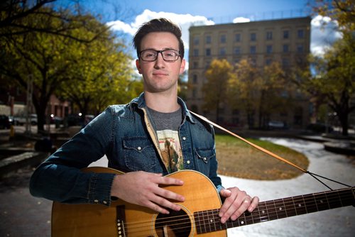 MIKE DEAL / WINNIPEG FREE PRESS
Mitchell Schimnowski will be performing at the next Sunday Brunch Collective on October 16th at the Kitchen Sync on Donald Street in Winnipeg's Exchange District.
160919 - Monday, September 19, 2016 - 

