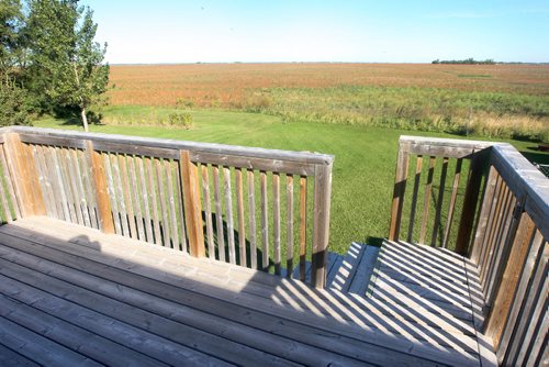 JOE BRYKSA / WINNIPEG FREE PRESSUsed home- 375 3rd Street North in Niverville, Manitoba  Duplex unit- rear deck looks on to open farming field - Sept 20, 2016 -(See Todd Lewys Story)