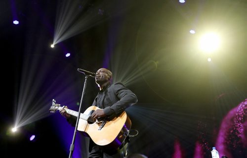 TREVOR HAGAN / WINNIPEG FREE PRESS
Seal performs at the David Foster Foundation Gala, Saturday, September 24, 2016.