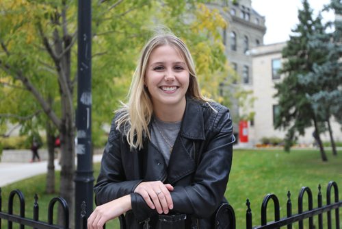 RUTH BONNEVILLE / WINNIPEG FREE PRESS

U of W students Danielle Sicotte is excited about upcoming meeting with the Royals, Kate and Will in Victoria.  
See Story.  

September 27, 2016

