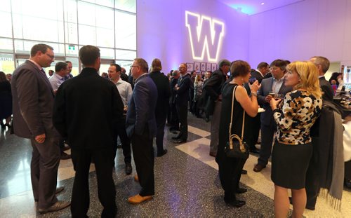 JASON HALSTEAD / WINNIPEG FREE PRESS

Attendees enjoy pre-dinner cocktails at the Winnipeg Blue Bombers Legacy Gala Dinner at the RBC Convention Centre Winnipeg on Sept. 21, 2016. (See Social Page)