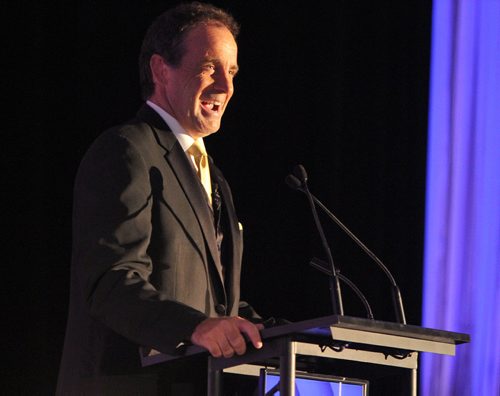 JASON HALSTEAD / WINNIPEG FREE PRESS

Host Rod Black (sports announcer for TSN and CTV) gets the crowd revved up at the Winnipeg Blue Bombers Legacy Gala Dinner at the RBC Convention Centre Winnipeg on Sept. 21, 2016.