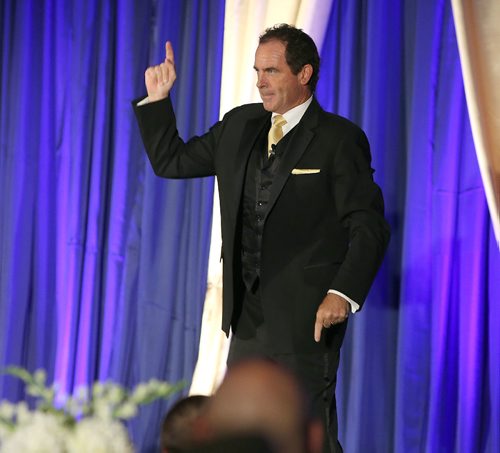 JASON HALSTEAD / WINNIPEG FREE PRESS

Host Rod Black (sports announcer for TSN and CTV) gets the crowd revved up at the Winnipeg Blue Bombers Legacy Gala Dinner at the RBC Convention Centre Winnipeg on Sept. 21, 2016.