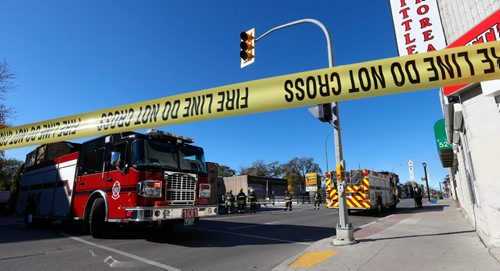 WAYNE GLOWACKI / WINNIPEG FREE PRESS



Winnipeg Police and Fire Fighters closed a section of Ellice Ave. between Young St. and Sherbrook St. after a report of a suspicious package¤Thursday morning.Sept. 29 2016