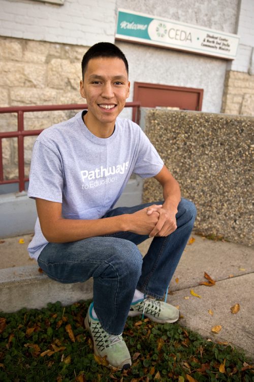 MIKE DEAL / WINNIPEG FREE PRESS
Brandon Murdock, 22, a part-time University of Winnipeg student and an academic facilitator at CEDA (Community Education Development Association), a United Way Winnipeg agency partner.
160929 - Thursday, September 29, 2016 - 

