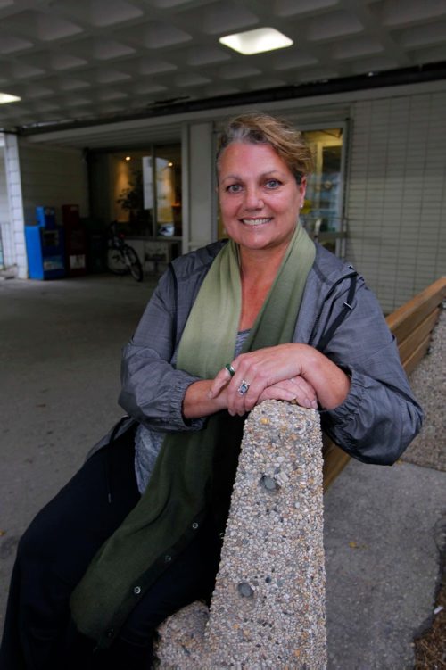 BORIS MINKEVICH / WINNIPEG FREE PRESS
Lanna Diamond was in a horrific car accident in 2011 that left her paralyzed for a year. She ended up losing her job and turned to Winnipeg Harvest, which ended up being the only place that supported her. She's now a twice weekly volunteer. Jen Zoratti story. Oct. 5, 2016