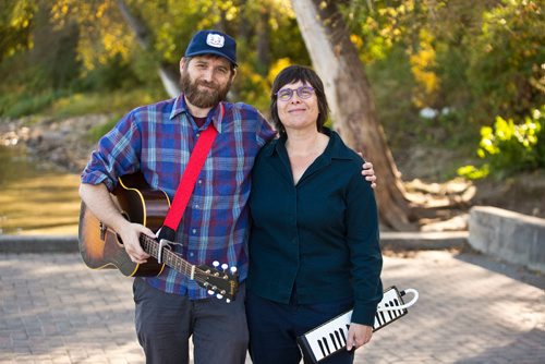 MIKE DEAL / WINNIPEG FREE PRESS
Singer-songwriter's John K. Samson and wife Christine Fellows during a taping of an Exchange Session video on the shore of the Red River close to Waterfront Drive.
160928 - Wednesday, September 28, 2016 - 

