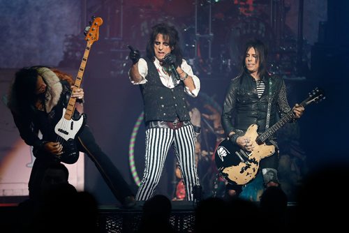 JOHN WOODS / WINNIPEG FREE PRESS
Alice Cooper performs at the Burton Cummings Theatre in  Winnipeg Tuesday, October 11, 2016.