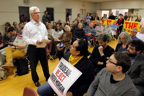 BORIS MINKEVICH / WINNIPEG FREE PRESS
Natural Resource Minister Jim Carr, left-standing in white shirt, holds a town hall at Fort Garry Community Centre in Winnipeg. Oct. 13, 2016