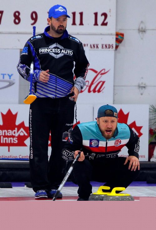 BORIS MINKEVICH / WINNIPEG FREE PRESS
Canad Inns Men's Classic in Portage la Prairie, MB. Team Charley Thomas, front low, vs Team Reid Carruthers, back standing. Team Carruthers eventually wins. Oct. 17, 2016