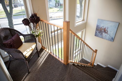 MIKE DEAL / WINNIPEG FREE PRESS
Re-sale Home
6 St. Marks Place
private entry staircase
161017 - Monday, October 17, 2016 - 

