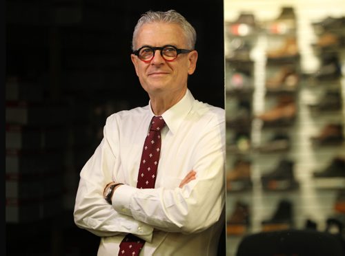 RUTH BONNEVILLE / WINNIPEG FREE PRESS

Portraits of Brian Scharfstein, President, Canadian Footwear in his store for in house ad.

. 

October 19, 2016
