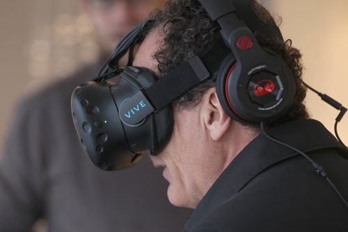 JOE BRYKSA / WINNIPEG FREE PRESSWinnipeg Free Press reporter Martin Cash tries out Winnipegs first Virtual Reality Arcade at 703 Corydon Ave- called The Portal with the help of owner Chris Hall -Oct 20, 2016 -(See Martin Cash story)