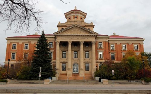 BORIS MINKEVICH / WINNIPEG FREE PRESS
University of Manitoba campus general file photos. Generic photo of administration building in the middle of the campus. Oct. 20, 2016
