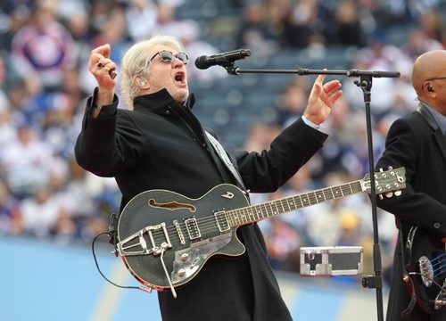 
RUTH BONNEVILLE / WINNIPEG FREE PRESS

Canadian musicianTom Cochrane performs his 80's hit song Life is a Highway between 1st and 2nd period at the Stadium Saturday during the  2016 Tim Hortons NHL Heritage Classic Alumni Game, Investors Group Stadium.


October 22, 2016